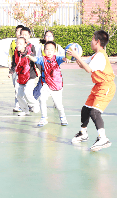 爱游戏app下载-Scout迎来二十赛季出色发挥，塞尔维亚队观众热烈欢呼！观众掌声雷动(scout超话)