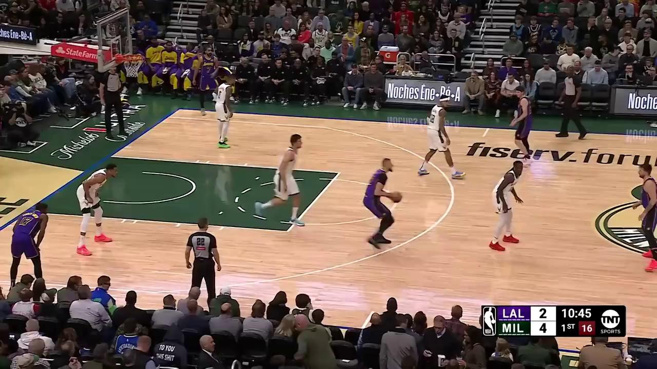 爱游戏体育-赛地聚焦：CBA季后赛关键时刻热度飙升，密尔沃基雄鹿队长鼓劲，震撼外界，纪律约束更严格的简单介绍